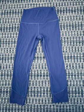 Lululemon High Rise Leggings Size 6 Purple with Sacallop Hem